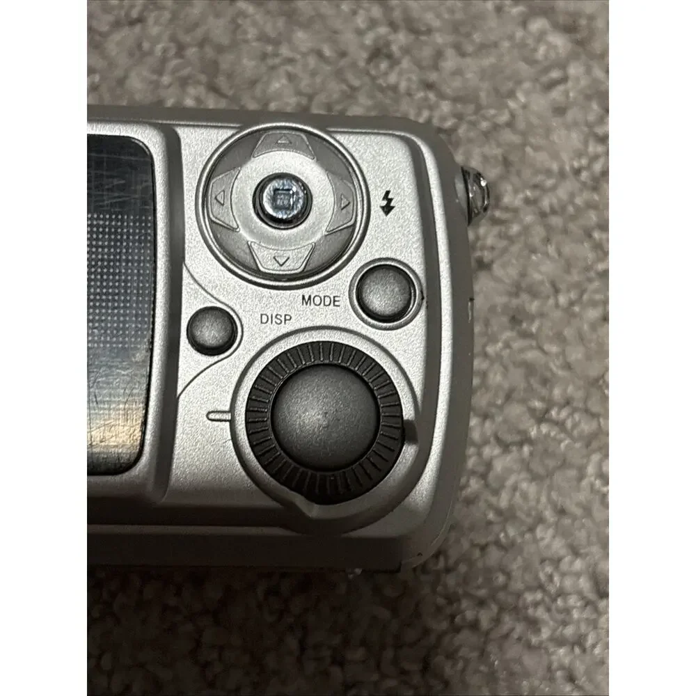 Unbranded Vintage silver 3.1-megapixel digital camera from early 2000s DOES Work